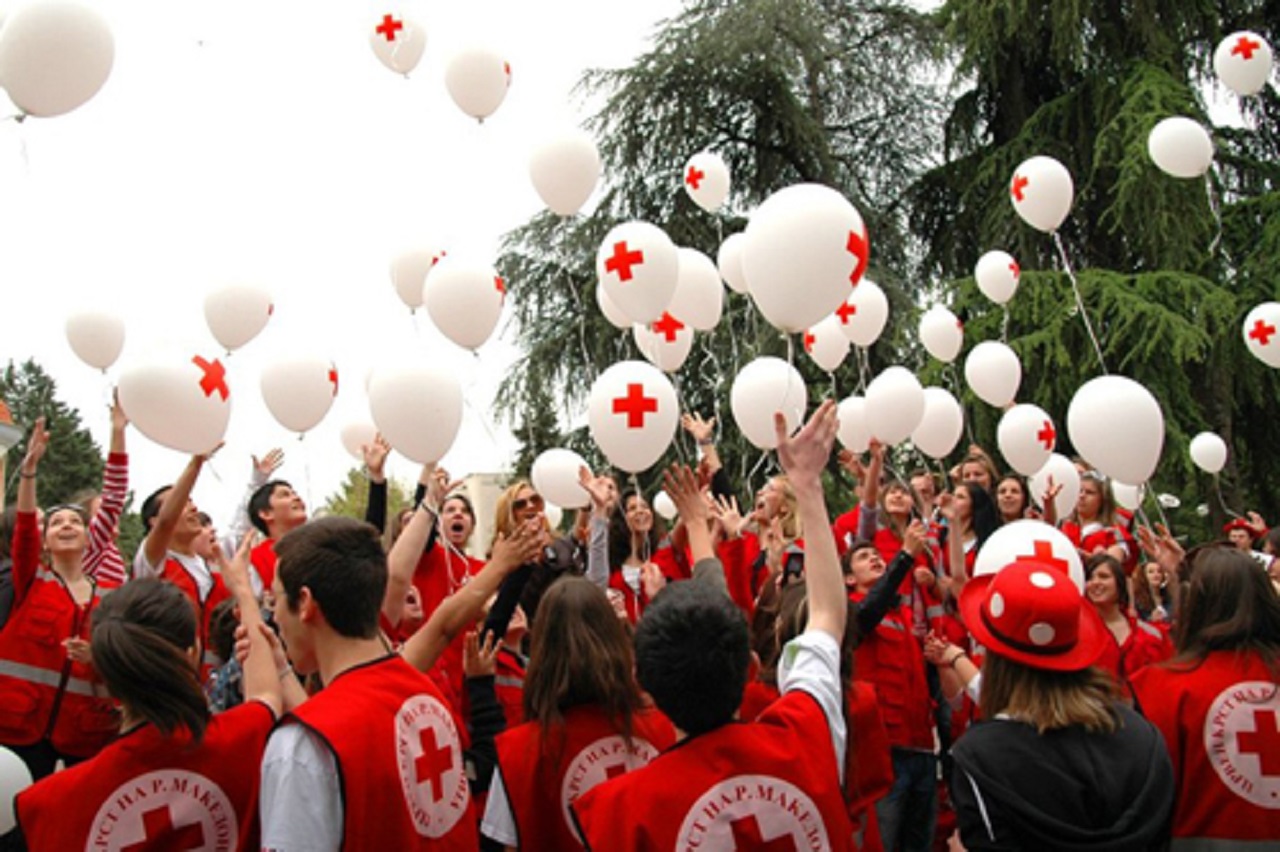 Школа красный крест. Красный крест организация. Красный крест Международная организация. Красная организация. Международный день красного Креста.